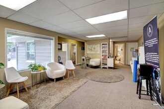 401 E Cleveland St, Lafayette, CO for lease Interior Photo- Image 1 of 2