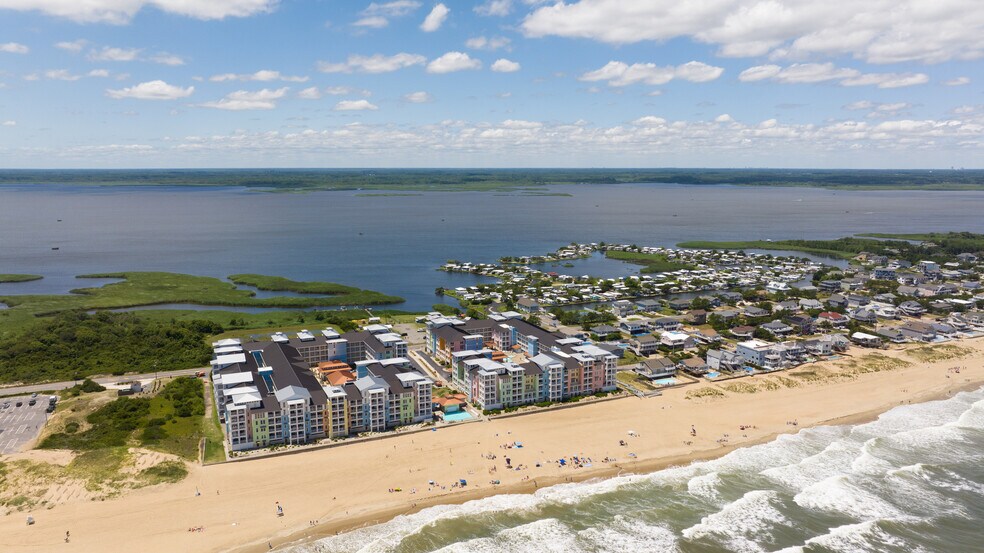 3713 Sandpiper Rd, Virginia Beach, VA à vendre - Photo du bâtiment - Image 3 de 7