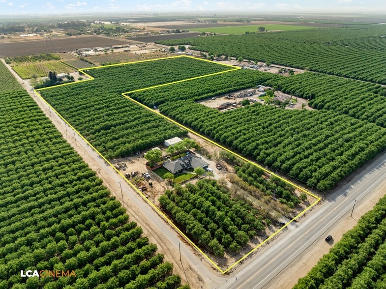 13728 Old River Rd, Bakersfield, CA à vendre - Photo du bâtiment - Image 1 de 28