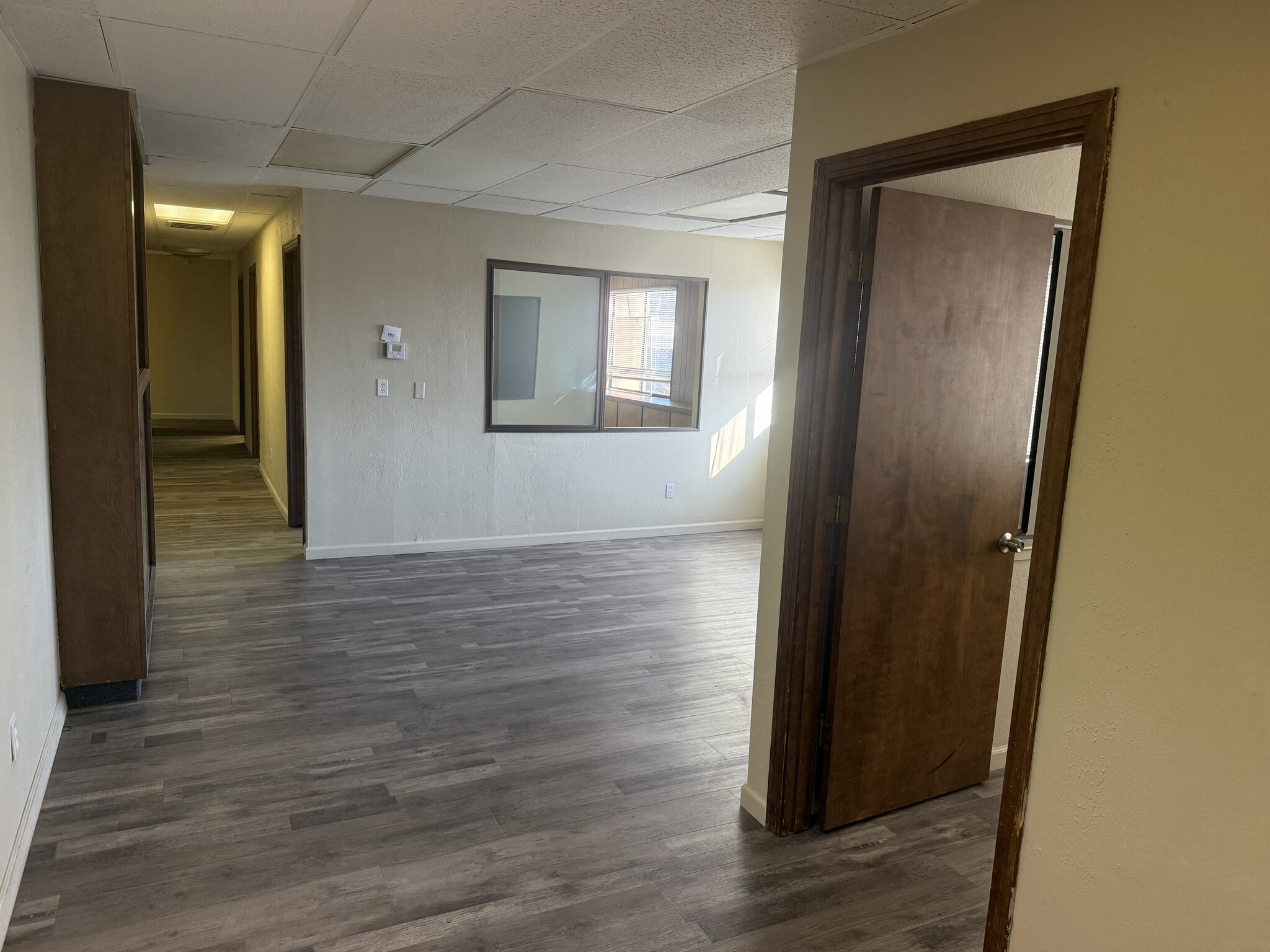 2702-2714 Country Club Blvd, Stockton, CA for lease Interior Photo- Image 1 of 6