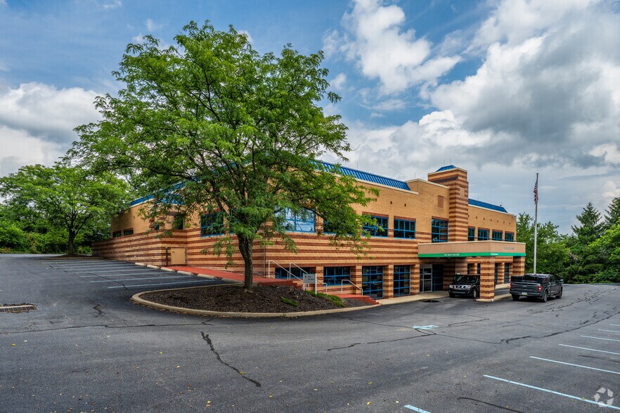 133 Church Hill Rd, McKees Rocks, PA à vendre - Photo principale - Image 1 de 4