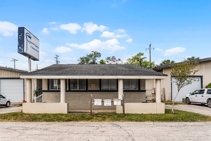 8130 N Orange Blossom Trl, Orlando, FL for sale - Primary Photo - Image 1 of 5