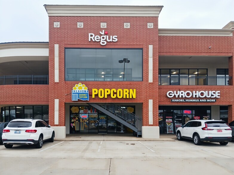 3209 S Broadway, Edmond, OK à louer - Photo du bâtiment - Image 3 de 13