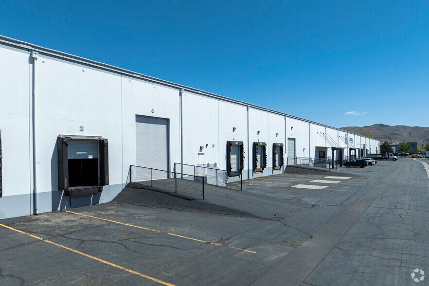 960-990 E Greg St, Sparks, NV à louer - Photo du bâtiment - Image 3 de 8