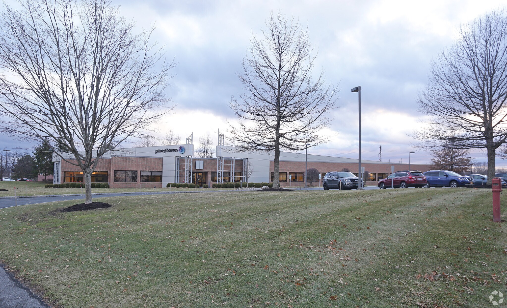 350 Jordan Rd, Troy, NY à louer Photo du bâtiment- Image 1 de 9