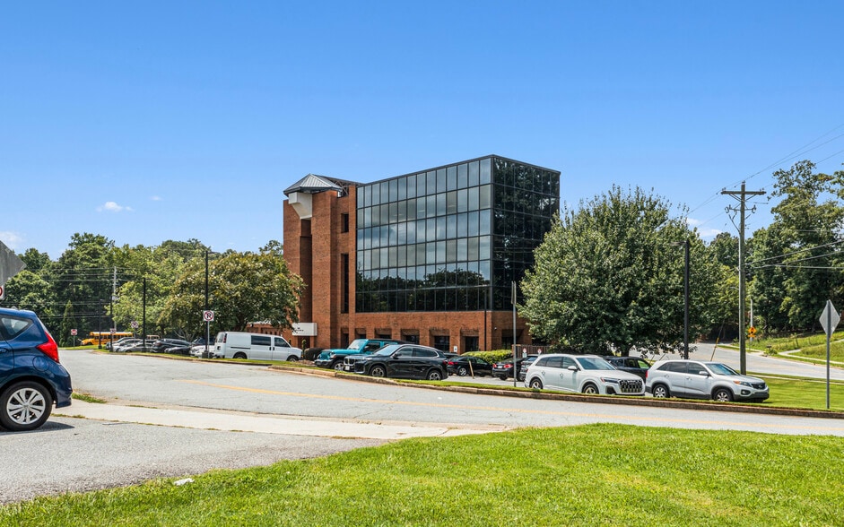 2265 Roswell Rd, Marietta, GA for lease - Building Photo - Image 2 of 19