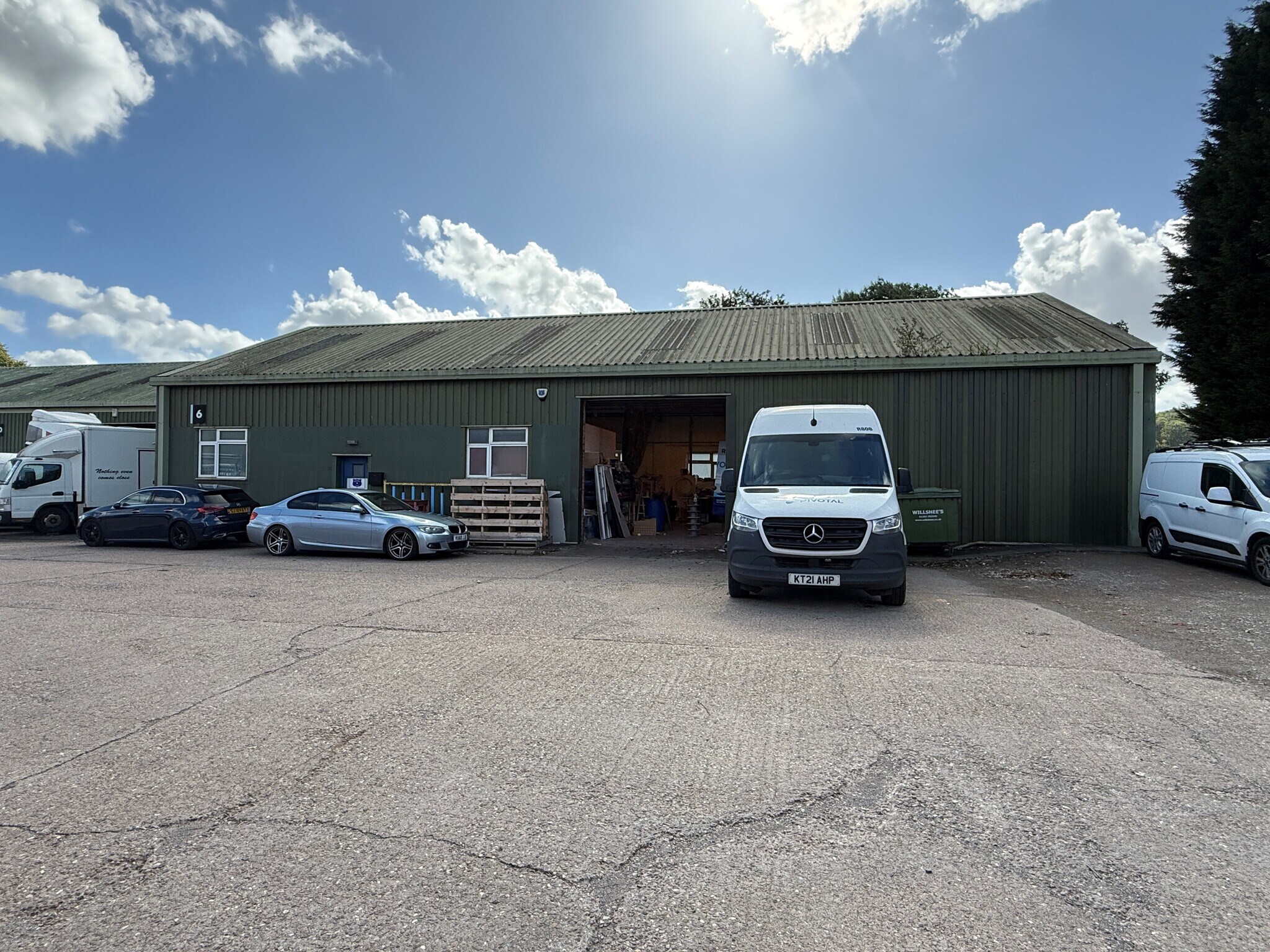 Unit 6, Marchington Industrial Estate, Stubby Lane, Marchington à louer Photo du bâtiment- Image 1 de 2