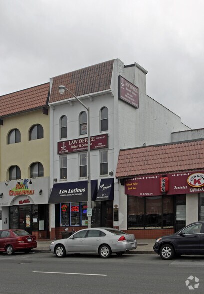 24 E Park Ave, Long Beach, NY for lease - Building Photo - Image 2 of 8