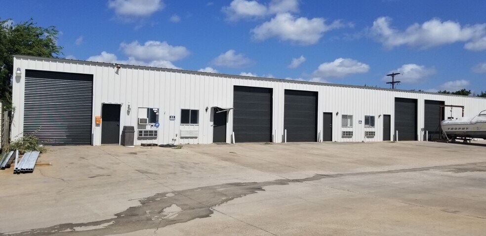 15390 Hwy 29, Liberty Hill, TX à louer - Photo du bâtiment - Image 2 de 9