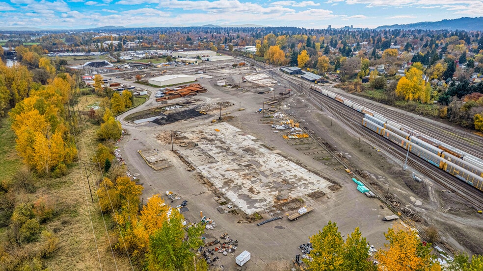 10425 N Bloss Ave, Portland, OR for lease - Building Photo - Image 3 of 10