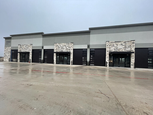 Plus de détails pour 15901 Ronald Reagan Blvd, Leander, TX - Bureau/Commerce de détail à louer