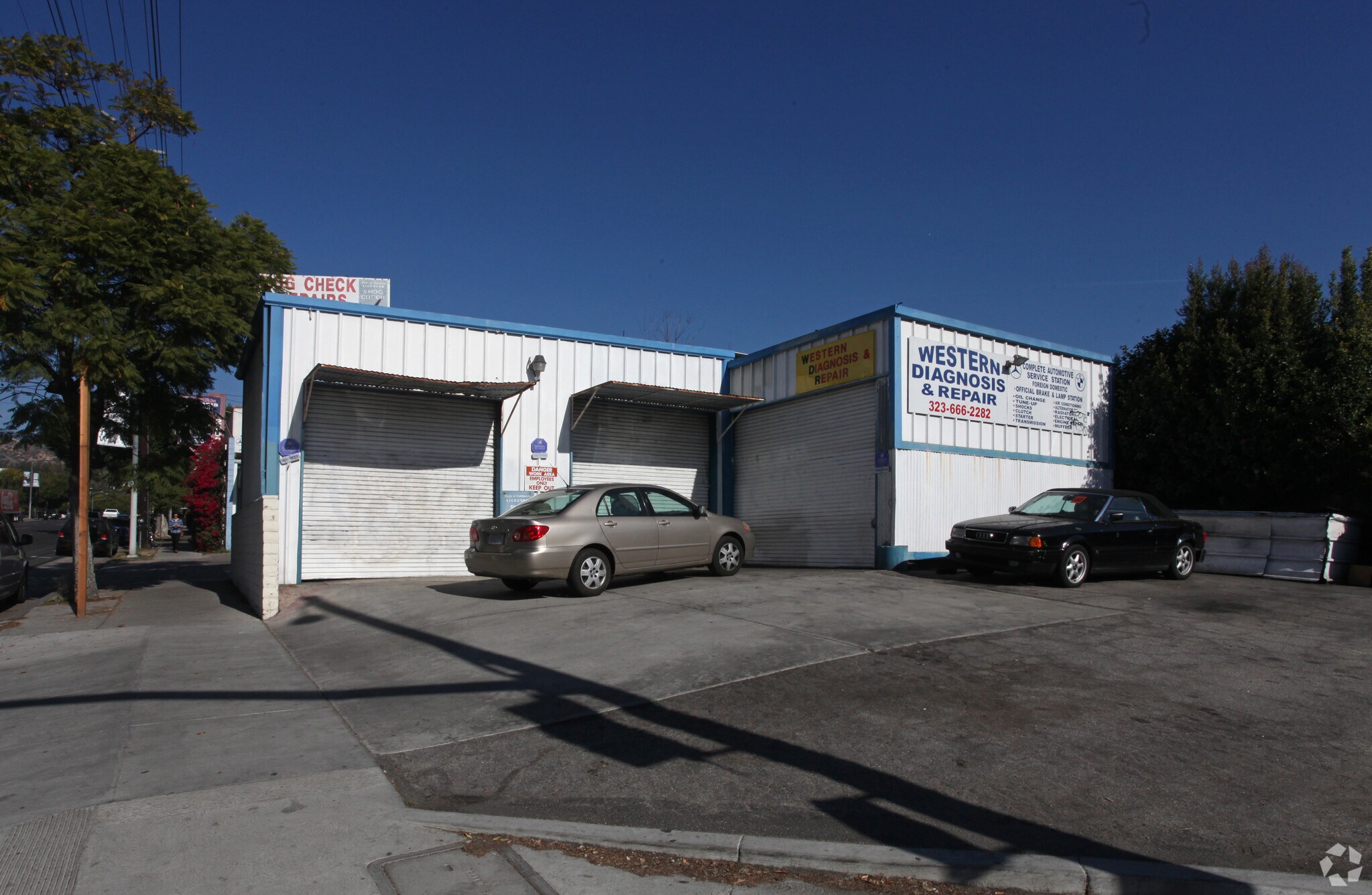 2000 Hillhurst Ave, Los Angeles, CA à vendre Photo du bâtiment- Image 1 de 1