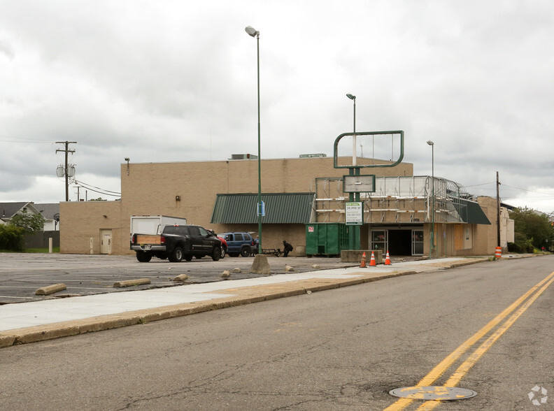 1308 Harrison Ave SW, Canton, OH for lease - Primary Photo - Image 1 of 3