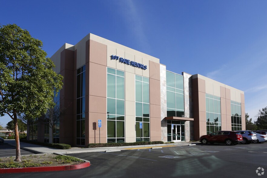 19340 Jesse Ln, Riverside, CA à louer - Photo du bâtiment - Image 3 de 10