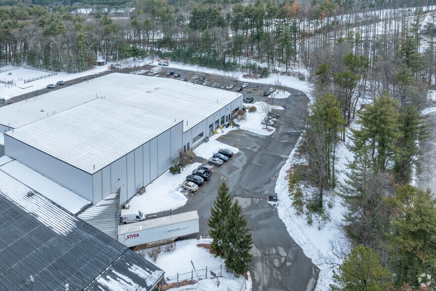 577 Main St, Hudson, MA à louer - Photo du bâtiment - Image 3 de 5