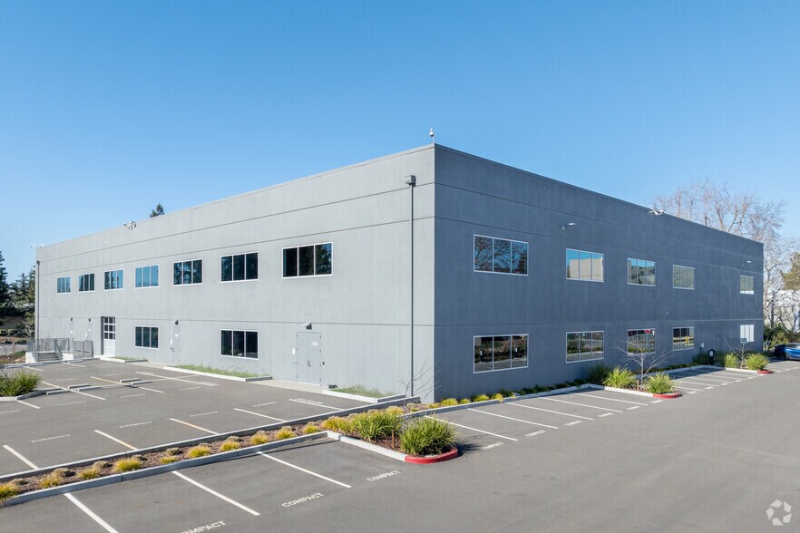 1190 Zephyr Ave, Hayward, CA à louer - Photo du bâtiment - Image 2 de 7