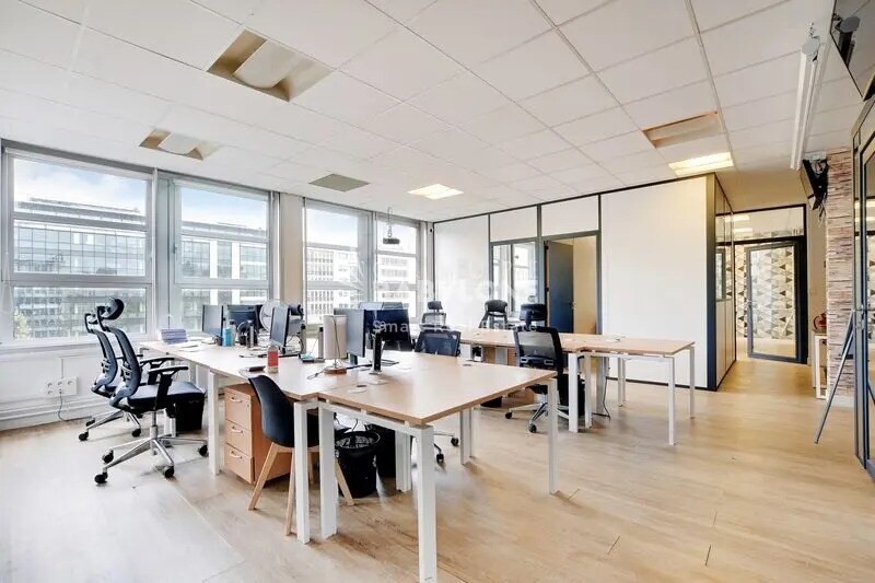 Office in Neuilly-sur-Seine for lease Interior Photo- Image 1 of 13