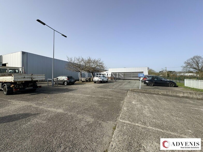 Industrial in Mérignac for lease - Building Photo - Image 1 of 12