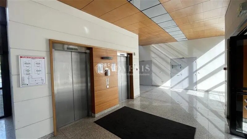 Office in Lognes for lease - Building Photo - Image 3 of 8