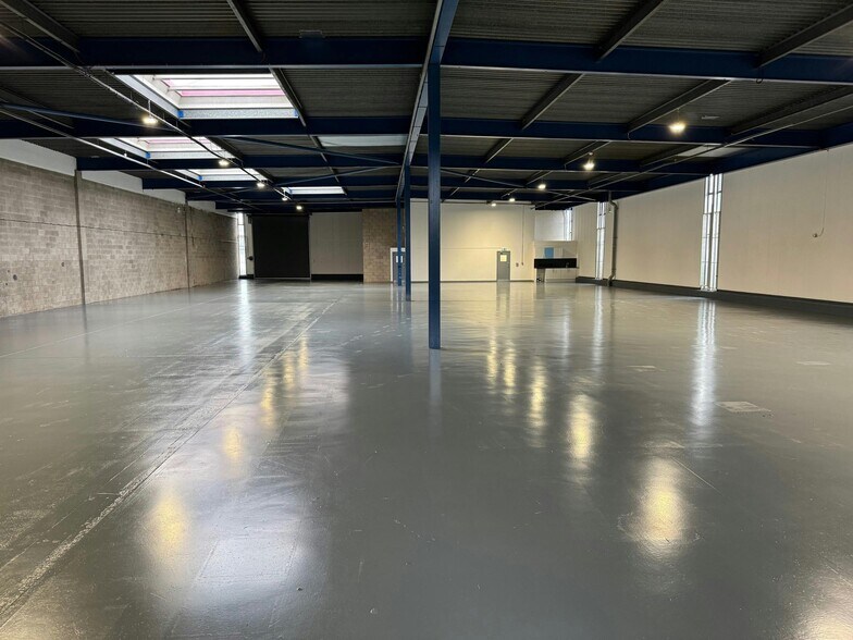 Calver Rd, Warrington à louer - Photo du bâtiment - Image 3 de 12