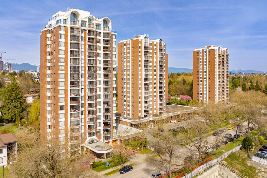 621 W 57th Ave, Vancouver, BC à louer - Photo du bâtiment - Image 1 de 3