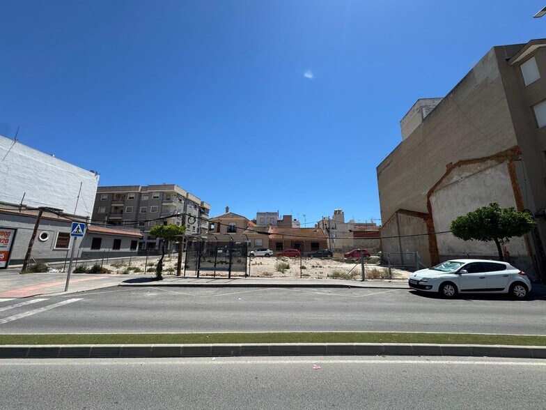 Avinguda General Bañuls, 19, Bigastro, Alicante for sale - Building Photo - Image 2 of 7