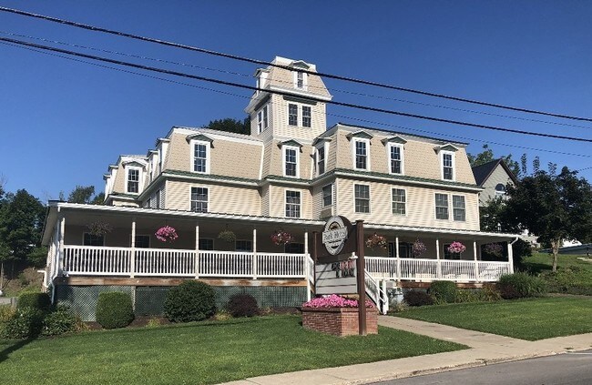 More details for 127 Troy St, Canton, PA - Hospitality for Sale