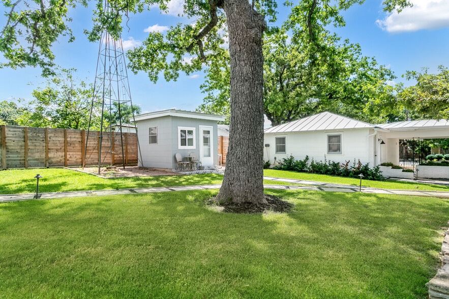 508 N Orange St, Fredericksburg, TX for sale - Building Photo - Image 3 of 44