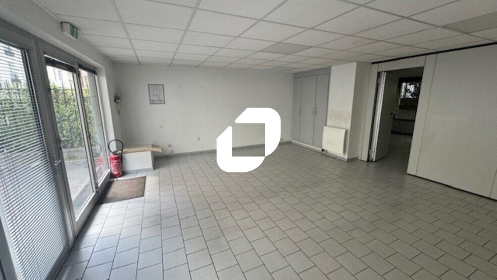 23-25 Rue Duranton, Paris for lease - Interior Photo - Image 2 of 7