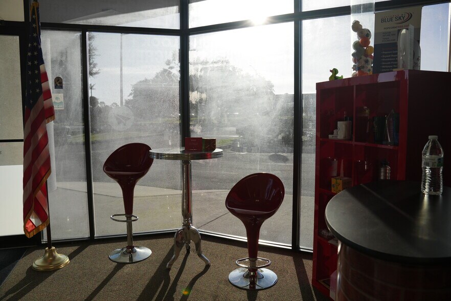 4498 Vineland Rd, Orlando, FL à louer - Photo du bâtiment - Image 2 de 13