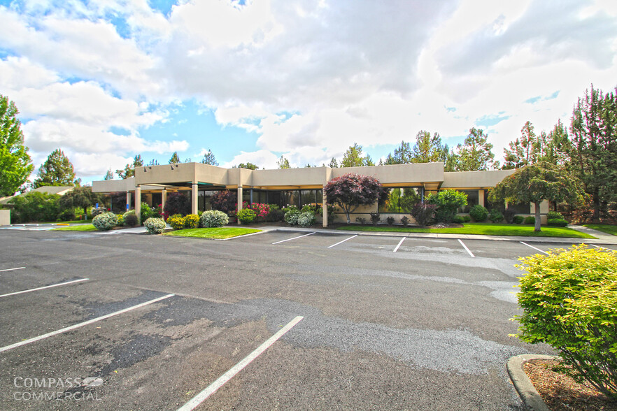 1550 NE Williamson Blvd, Bend, OR for lease - Building Photo - Image 2 of 9