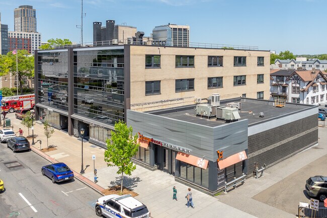 Plus de détails pour 235-237 Mamaroneck Ave, White Plains, NY - Bureau à louer