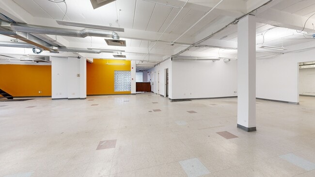 More details for 425 Rue Guy, Montréal, QC - Office for Lease