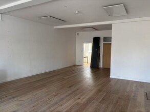 11-13 Station Para, Cookham for lease Interior Photo- Image 2 of 4