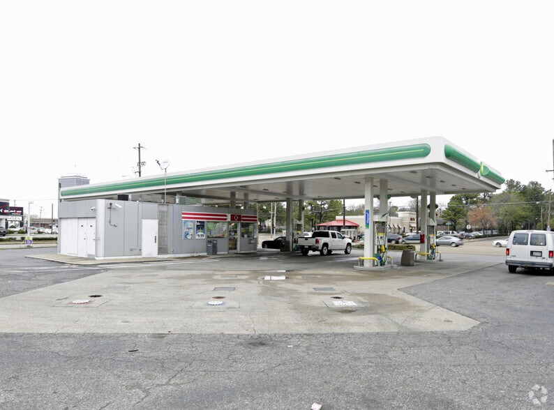 5341 Poplar Ave, Memphis, TN for sale - Building Photo - Image 3 of 4