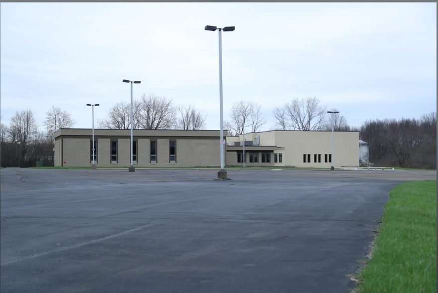 995 Youngstown Warren Rd, Niles, OH for lease - Primary Photo - Image 1 of 27