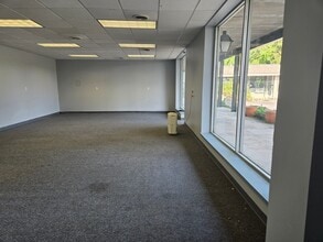 7323 Pittsford Palmyra Rd, Fairport, NY à louer Photo intérieure- Image 2 de 3