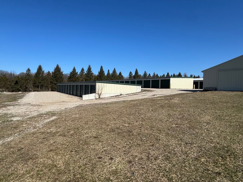 13703 Campbell Rd, Kewadin, MI à vendre - Photo du bâtiment - Image 2 de 23