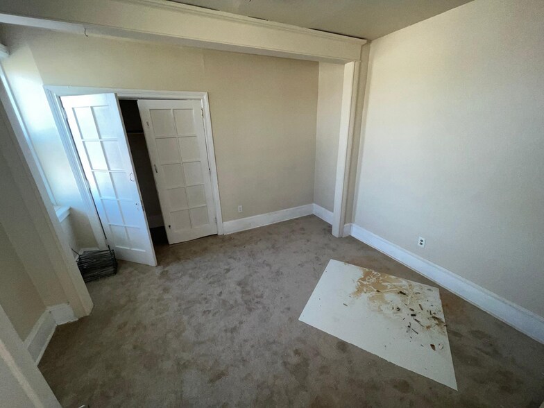 5701 W Girard Ave, Philadelphia, PA à vendre - Photo intérieure - Image 3 de 28