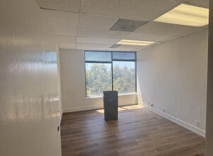 2615 Pacific Coast Hwy, Hermosa Beach, CA à louer Photo intérieure- Image 2 de 4