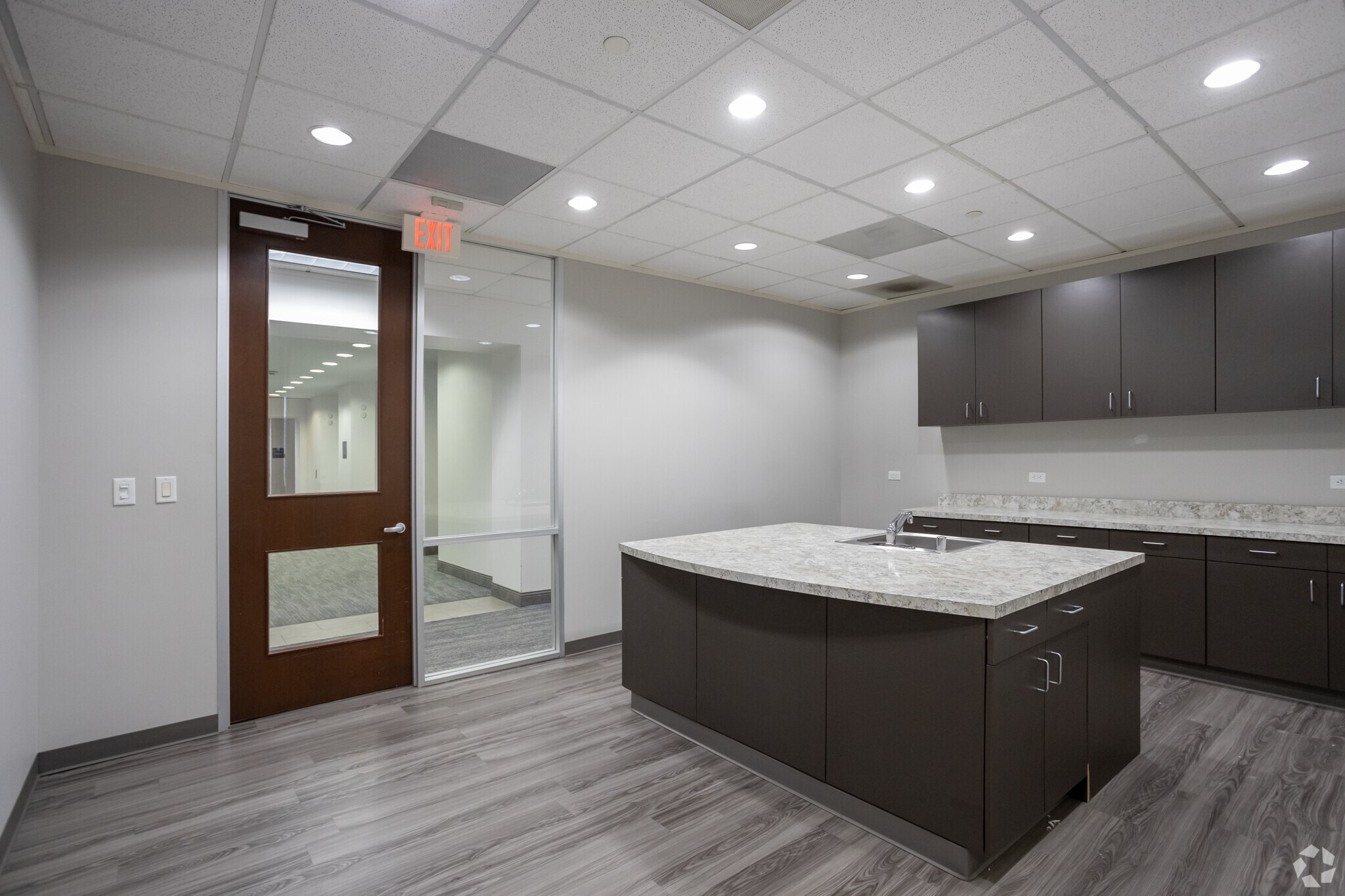 675 Bering Dr, Houston, TX à louer Photo intérieure- Image 1 de 3