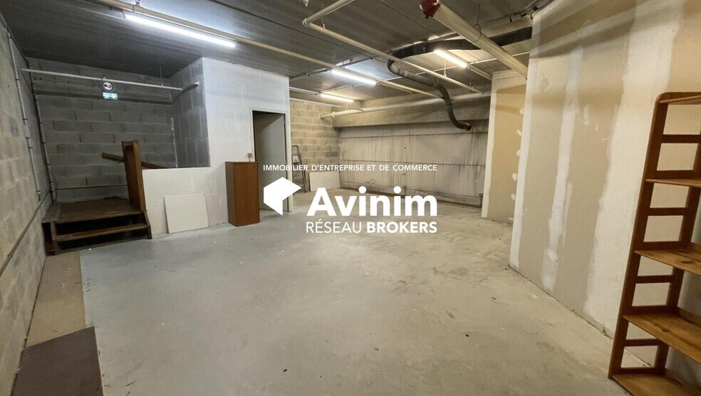 Retail in Juvignac for lease - Interior Photo - Image 3 of 5