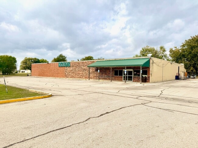 More details for 104 W State Highway 162, Clarkton, MO - Retail for Sale
