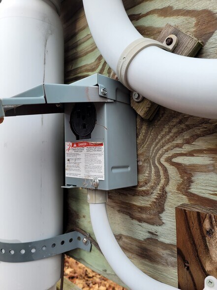 4 Commerce Ct, Ledyard, CT à louer - Photo du bâtiment - Image 3 de 16