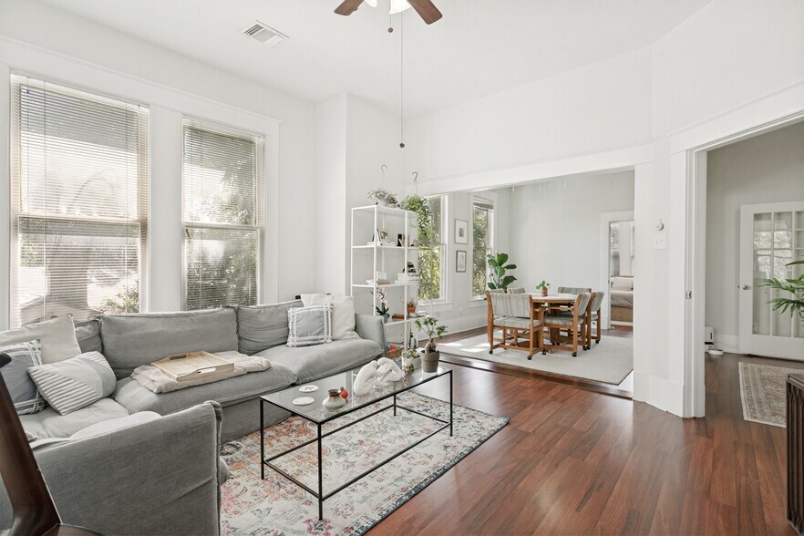 274 Post Ave, San Antonio, TX à vendre - Photo du bâtiment - Image 2 de 12