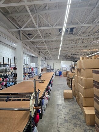 Plus de détails pour 2560 E 56th St, Huntington Park, CA - Local d'activités à louer