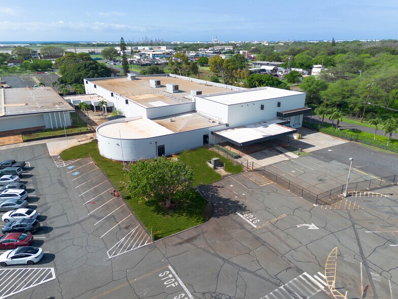 91-1085 Lexington St, Kapolei, HI à louer - Photo du bâtiment - Image 2 de 4