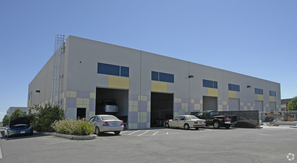 415 Beatrice Ct, Brentwood, CA for lease - Building Photo - Image 3 of 4