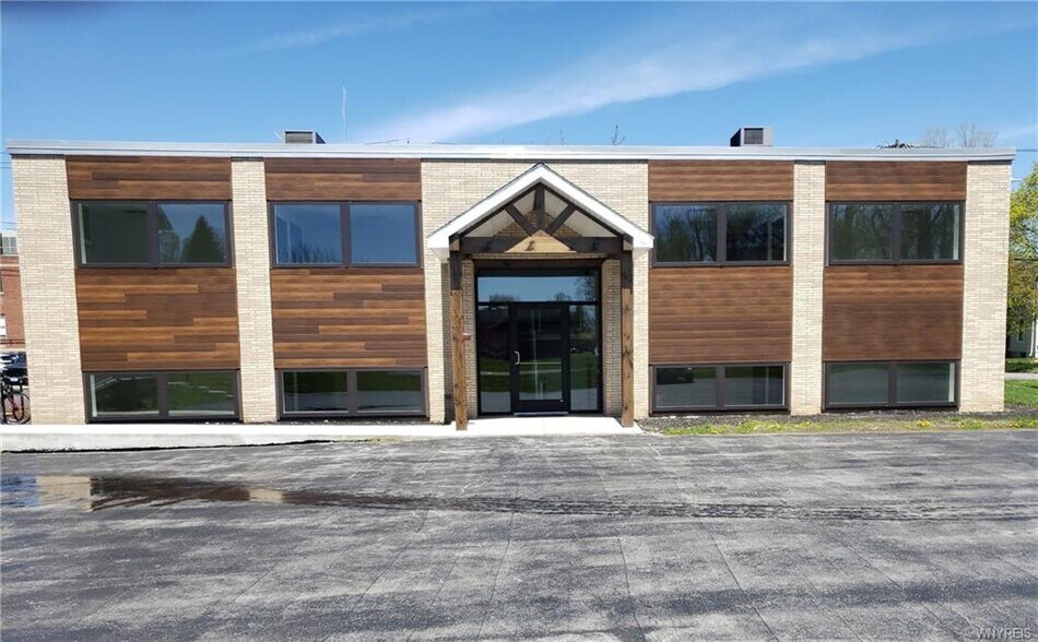 300 Ohio St, Medina, NY à louer - Photo du bâtiment - Image 1 de 10