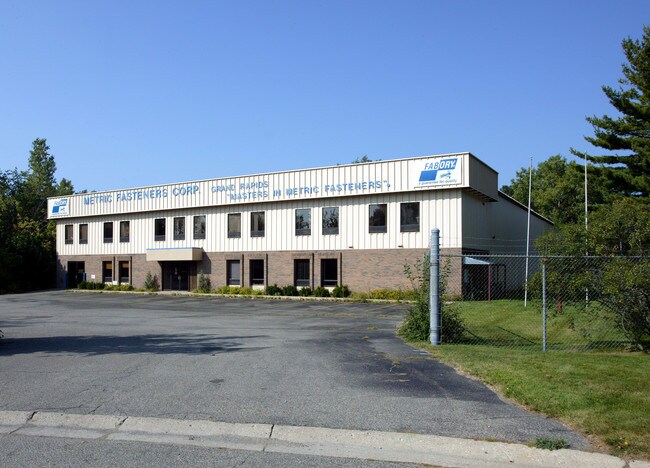 Plus de détails pour 2240 29th St SE, Grand Rapids, MI - Industriel à louer